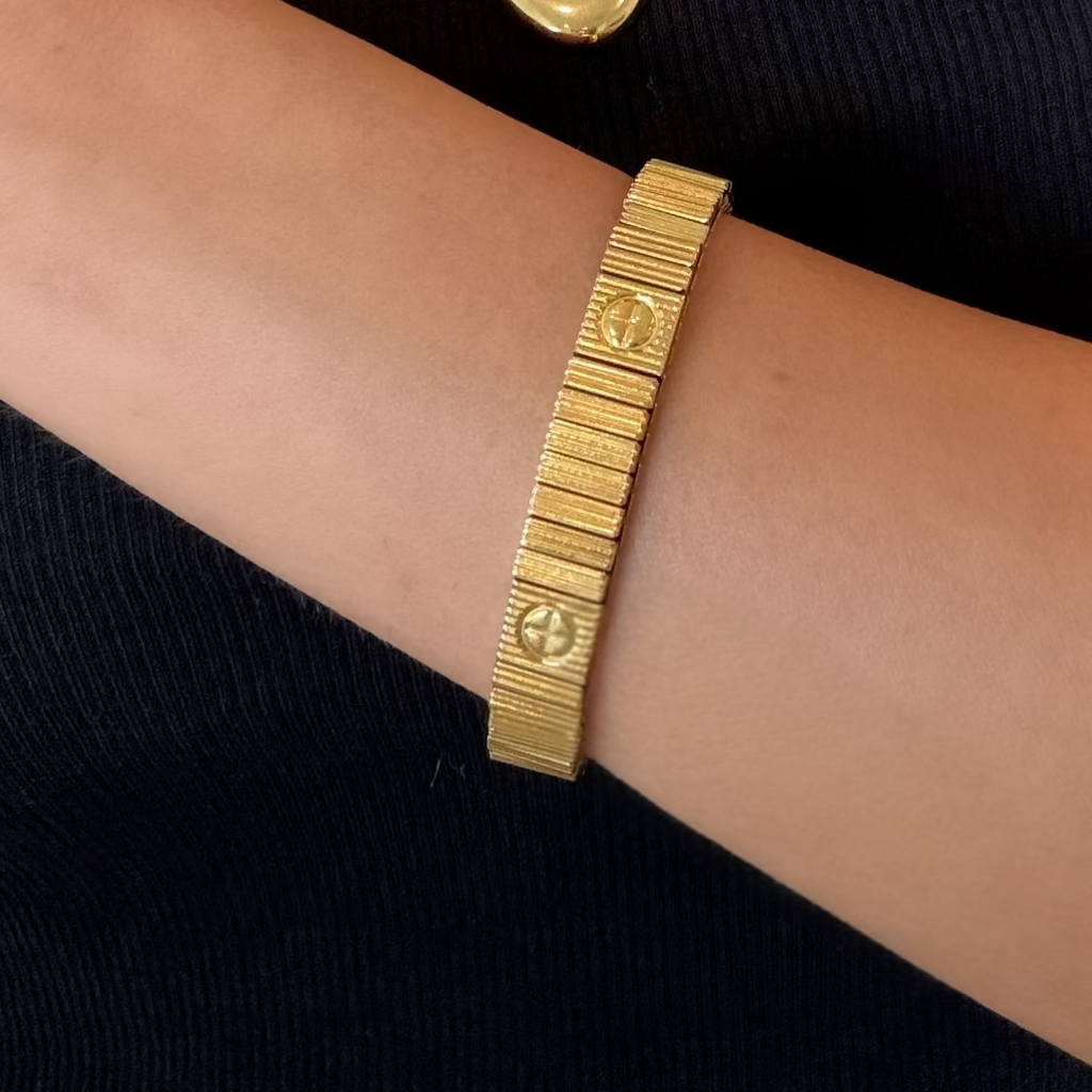 Linked Babe Icon Bangle