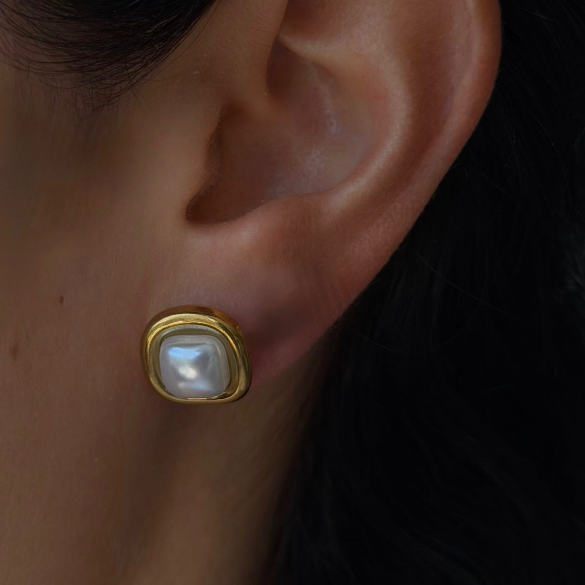 Daisy Dreams Pearl Earrings