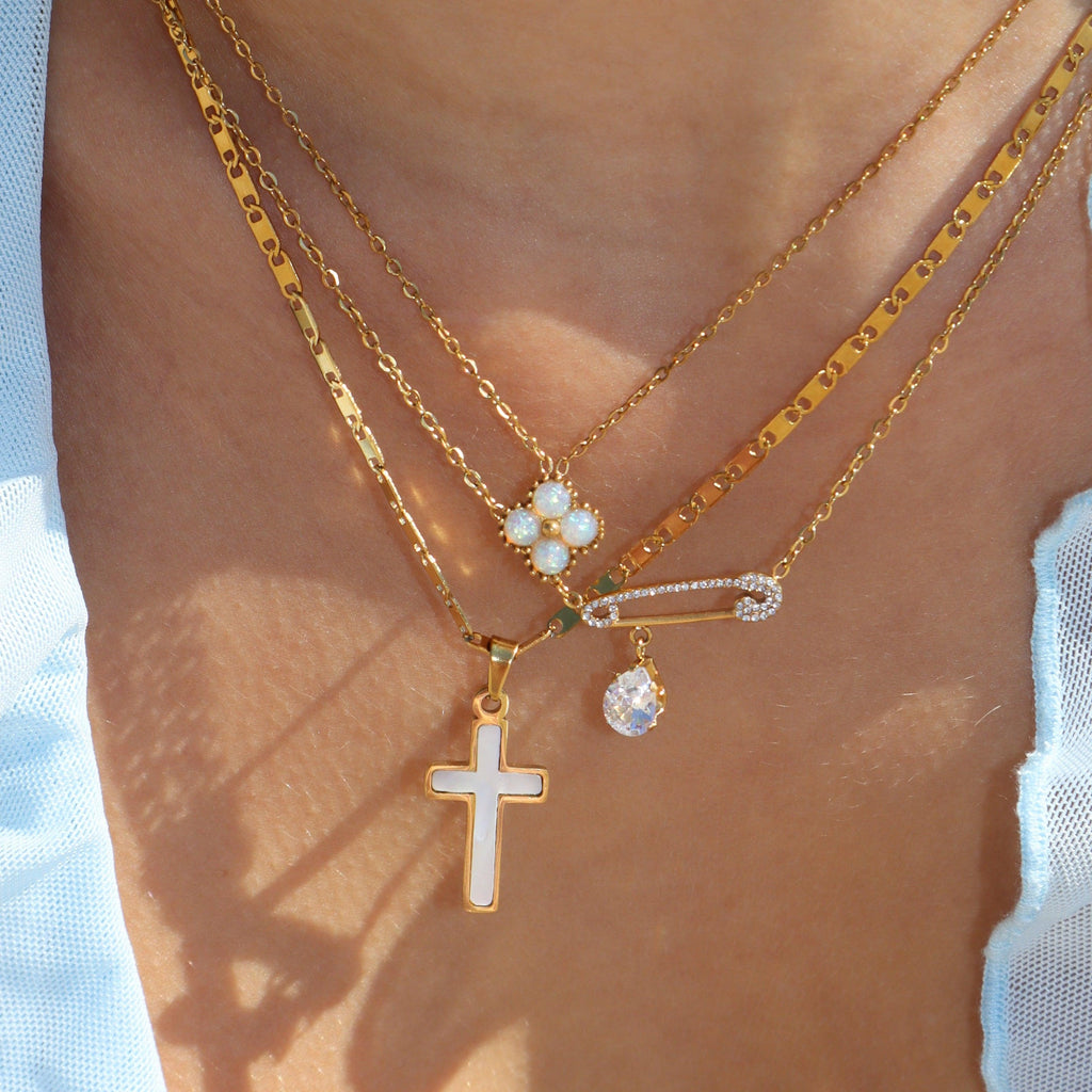 Shiny Pin Necklace
