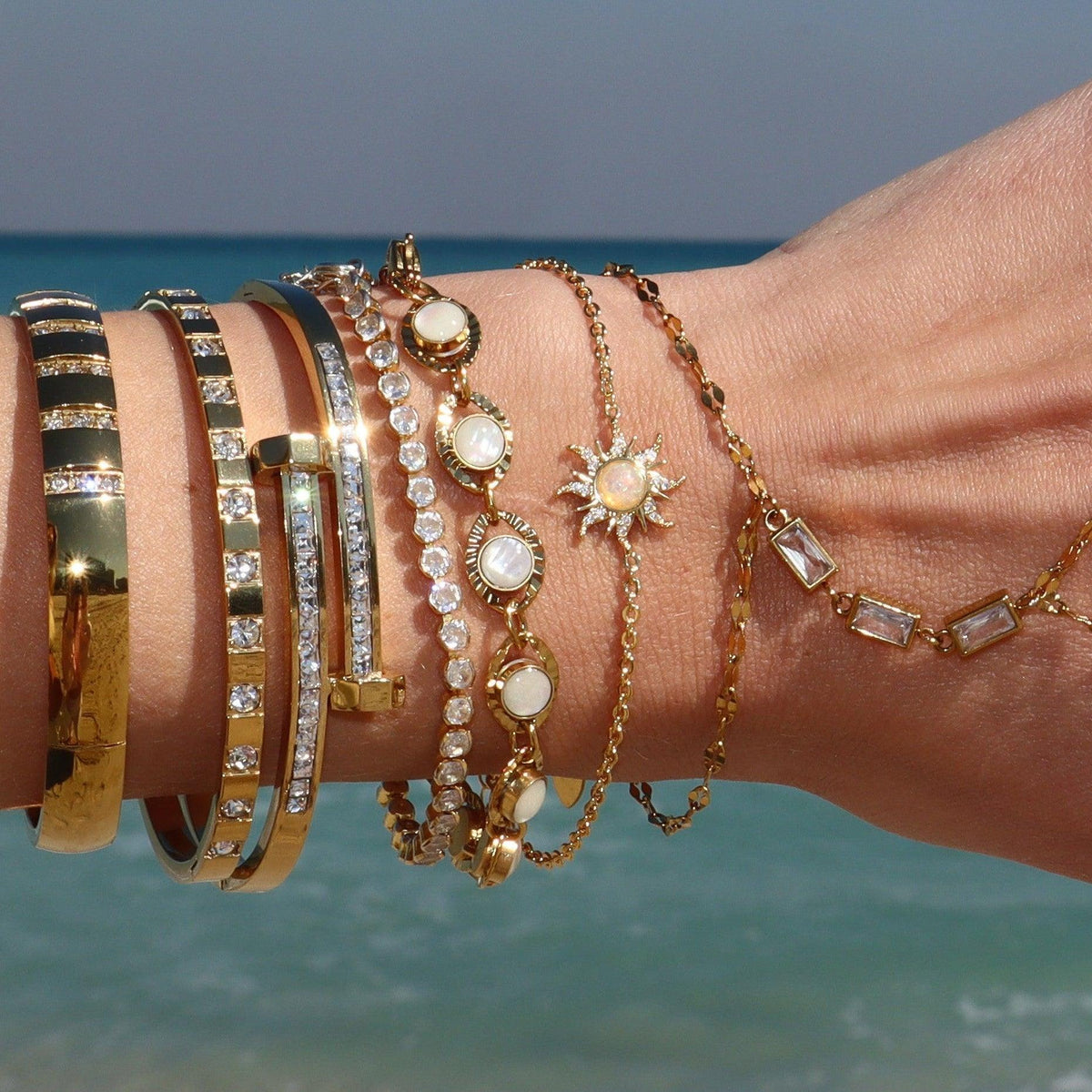 Halo Click Bangle